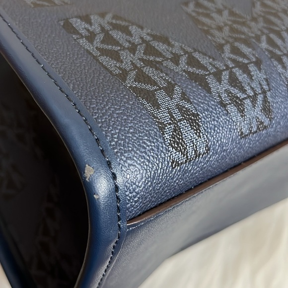 NWT Michael Kors Maple Admiral Blue LG Tote - Picture 8 of 15